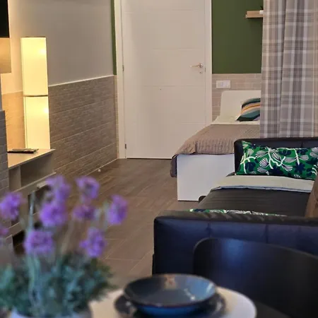 Arena Legacy Modern Suits דירה